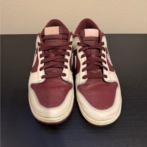 Size 10.5 Men Nike Dunk Low Premium Valentines Day